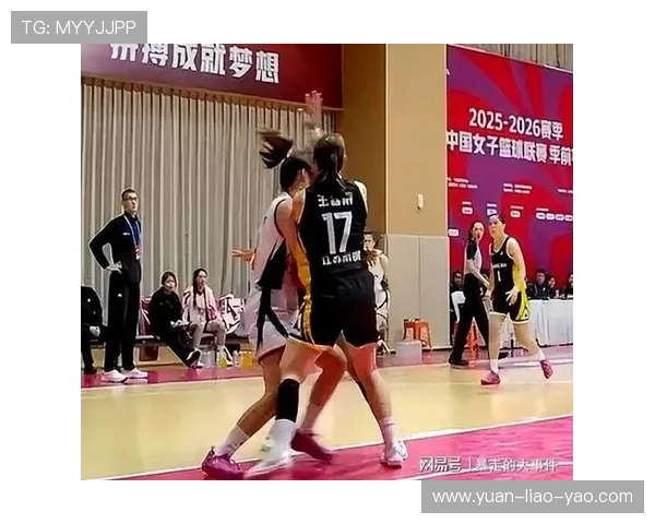 中国男篮新疆队与江苏队激战正酣谁能在这场对决中笑到最后