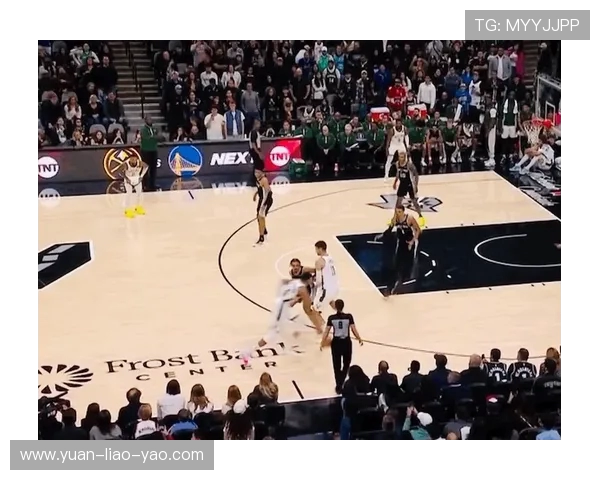 文班亚马首场比赛表现耀眼五次盖帽与字母哥隔扣引发热烈讨论