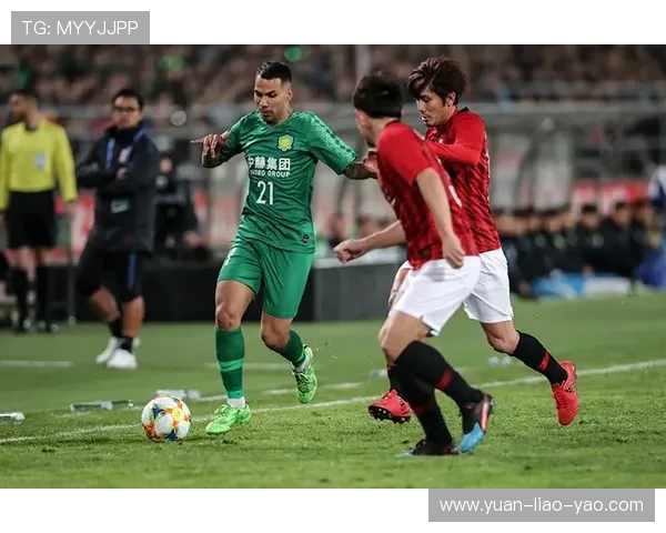 西悉尼足球队迎战浦和红钻展开激烈较量争夺亚冠联赛宝贵积分