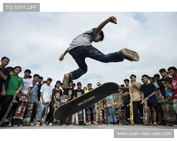 南京滑板队速度之旅：探索城市街头的激情与挑战