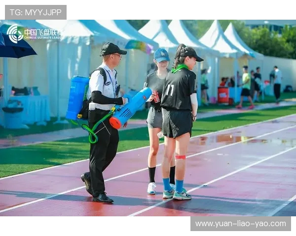 广州飞盘队在极限运动联赛中的团队协作表现分析与点评