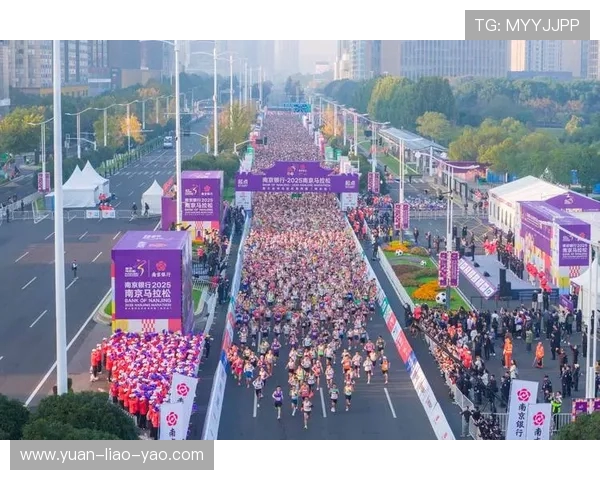 南京城市马拉松点评:街舞队员个人能力展现与团队协作的完美结合
